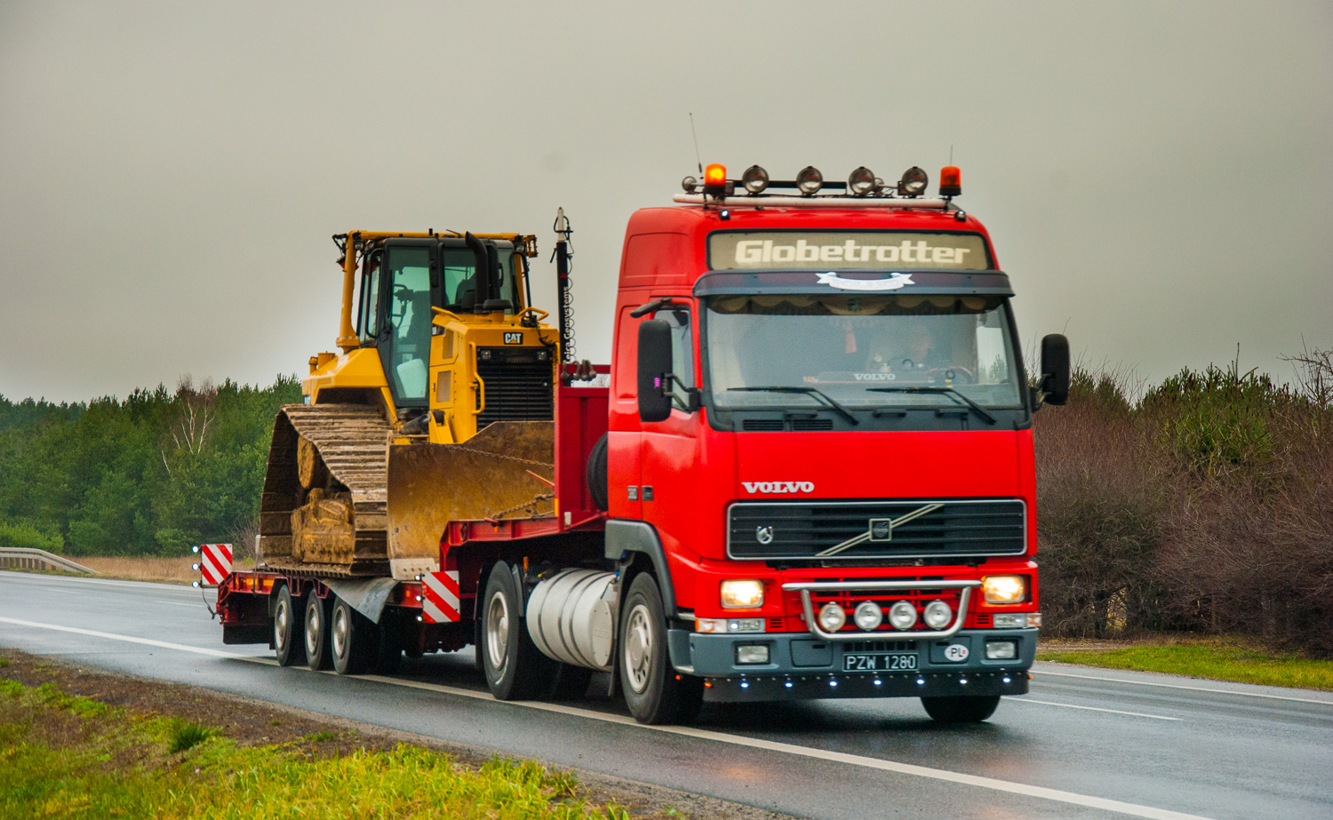 Volvo FH12 380 Globetrotter I #PZW 1280