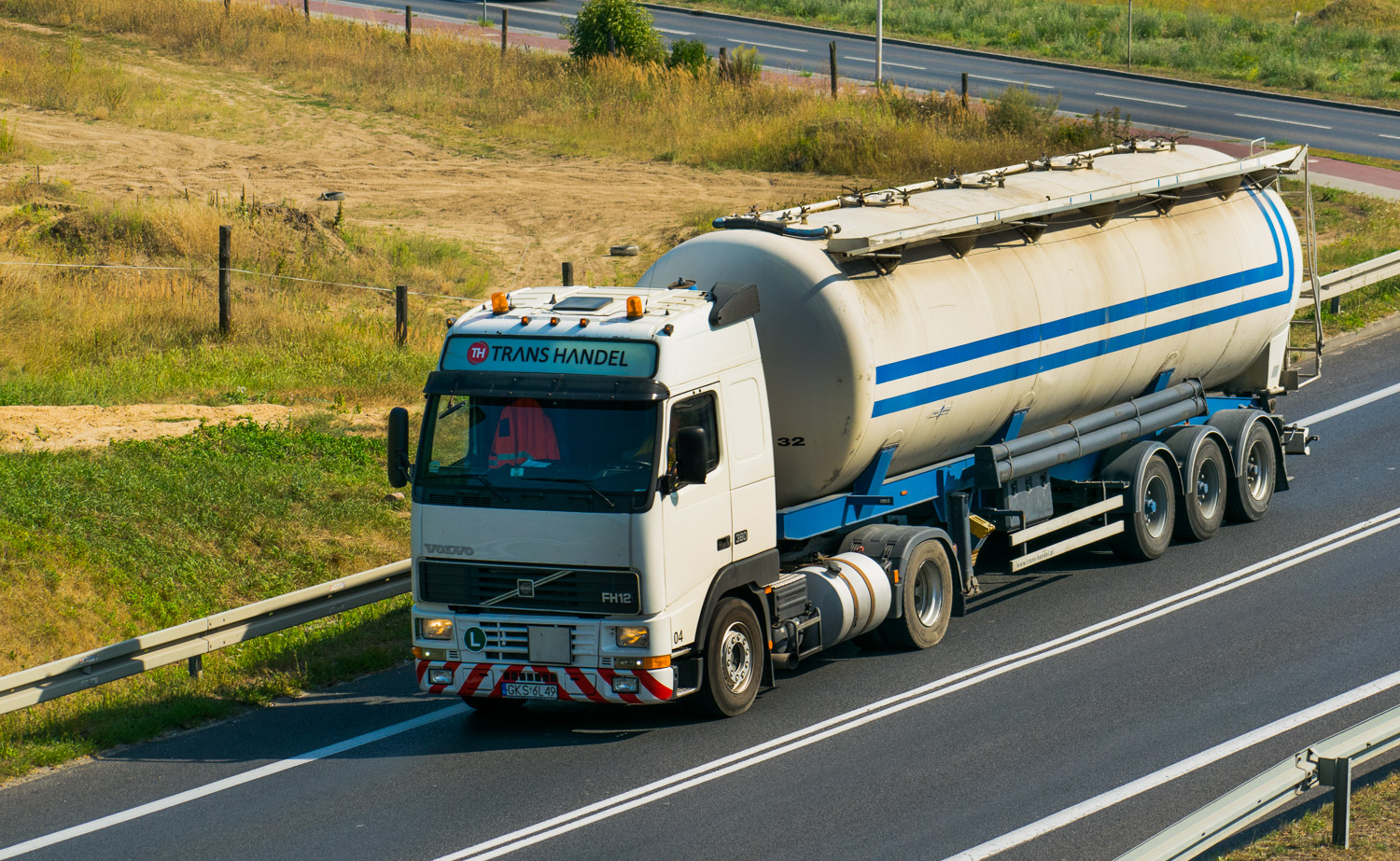 Volvo FH12 380 Globetrotter I #04