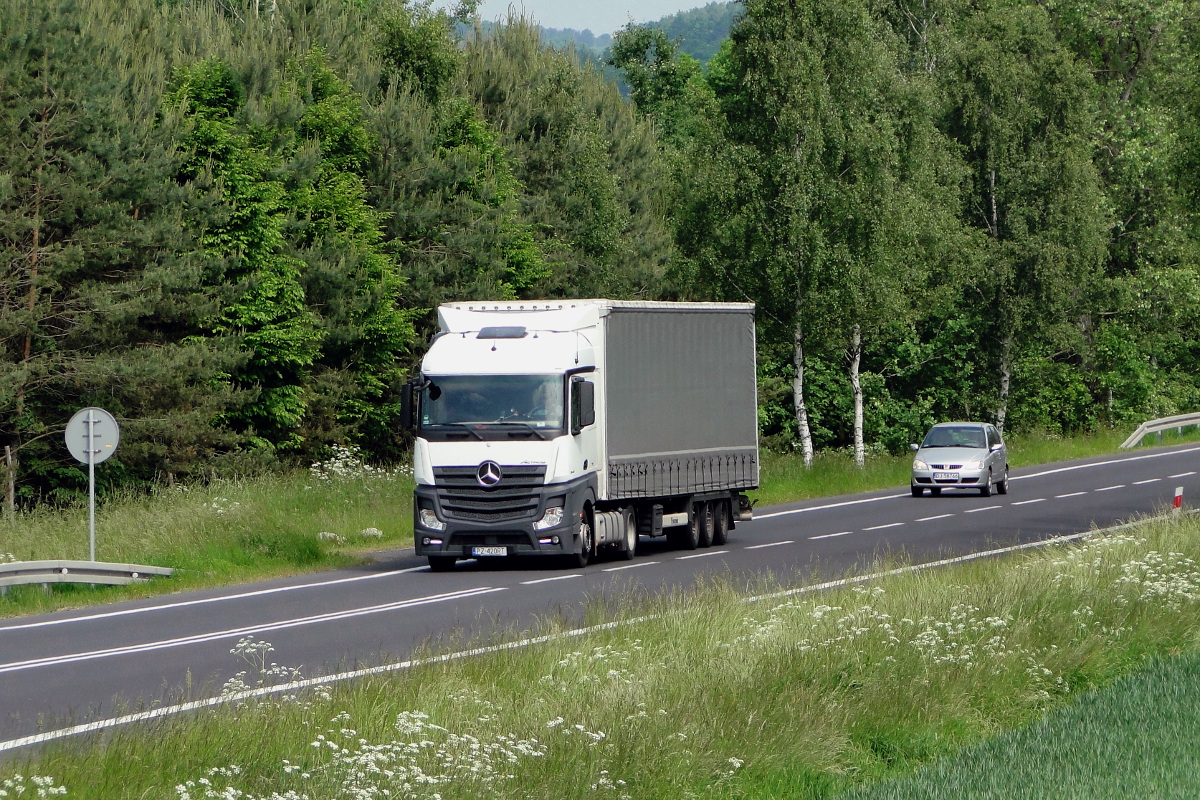 Mercedes-Benz Actros 1845 StreamSpace MP4 #PZ 420RT