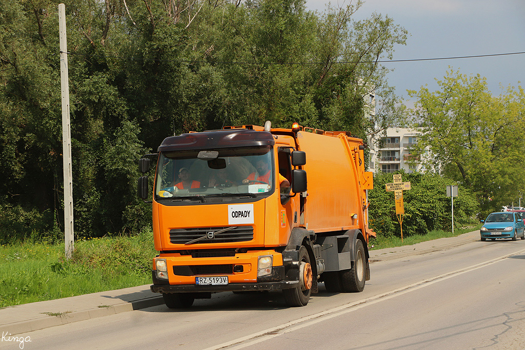 Volvo FL II #RZ 5193V