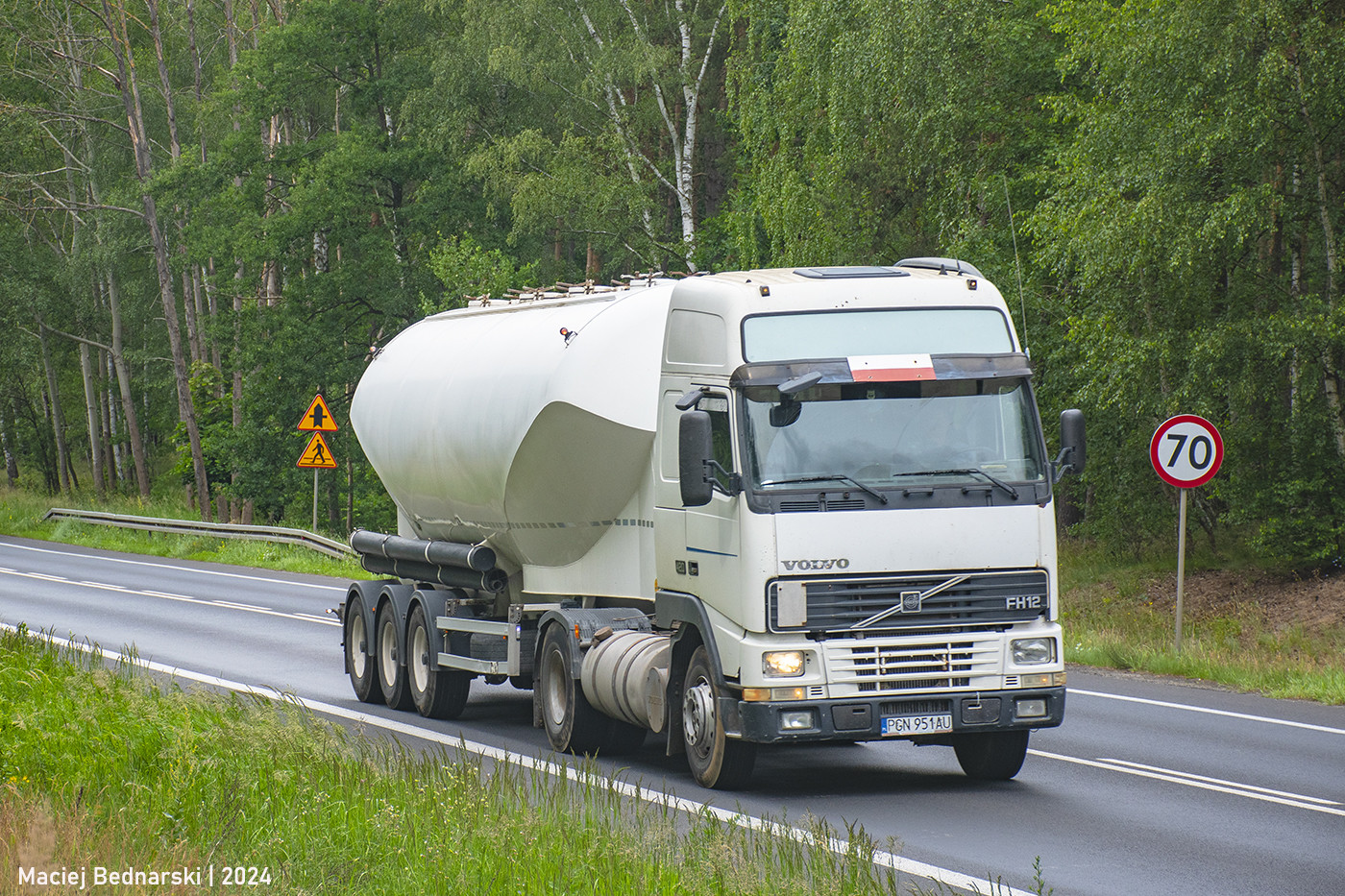 Volvo FH12 420 Globetrotter XL I #PGN 951AU