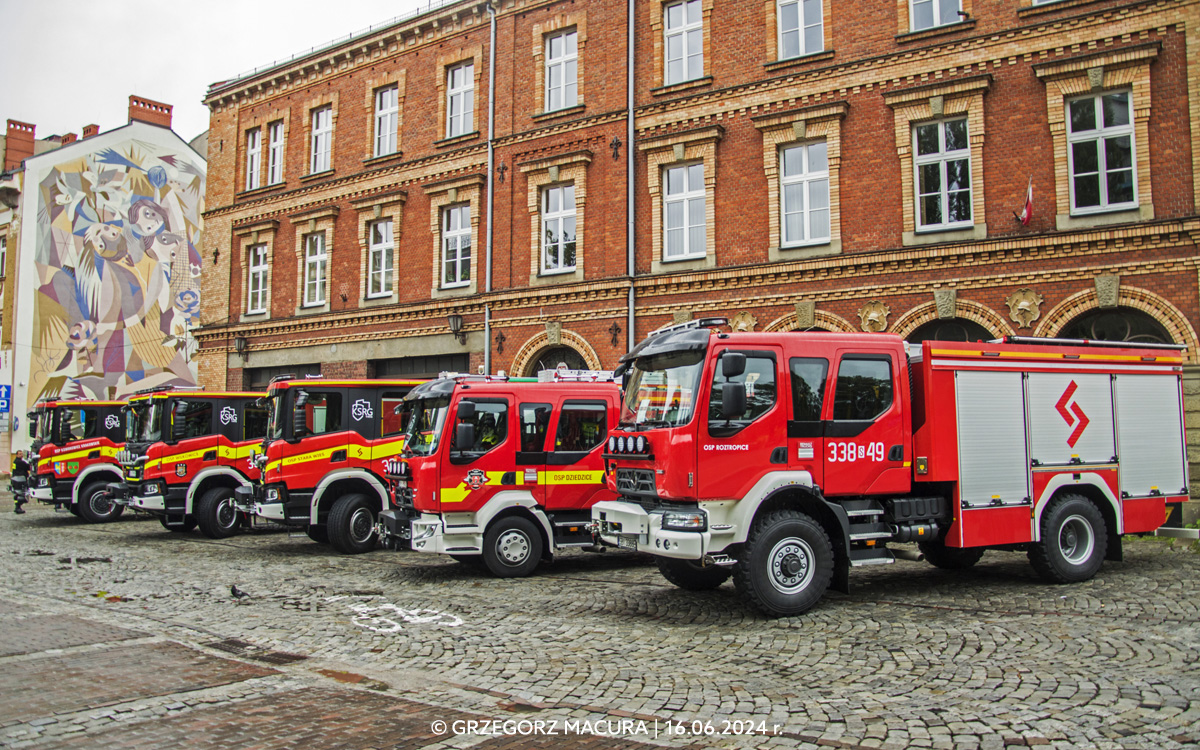 Renault Range D15 280 Crew Cab 4x4 #338[S]49