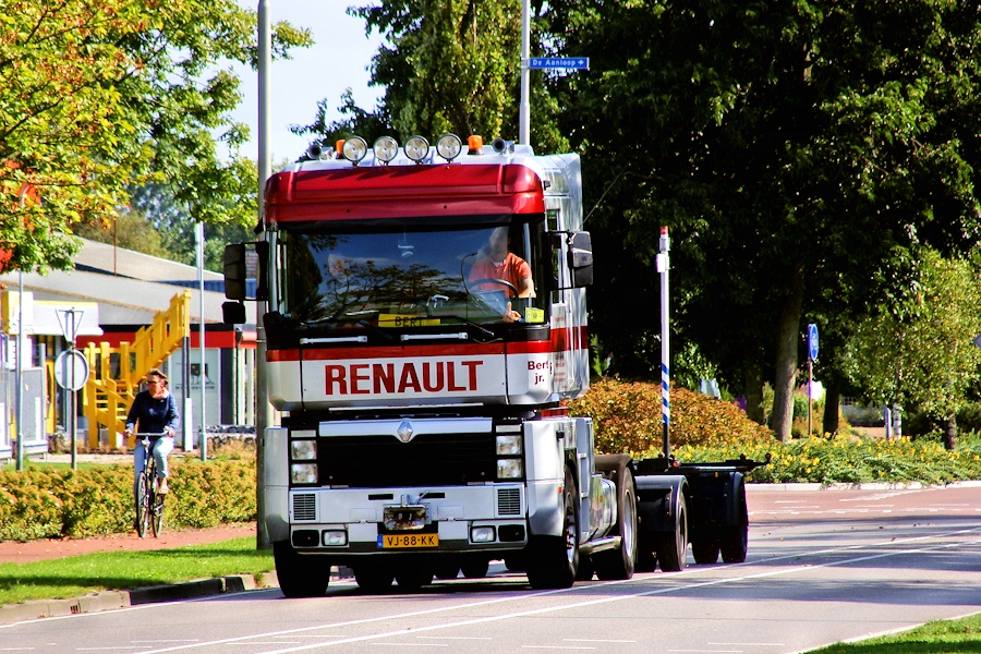 Transport Database and Photogallery Renault Magnum